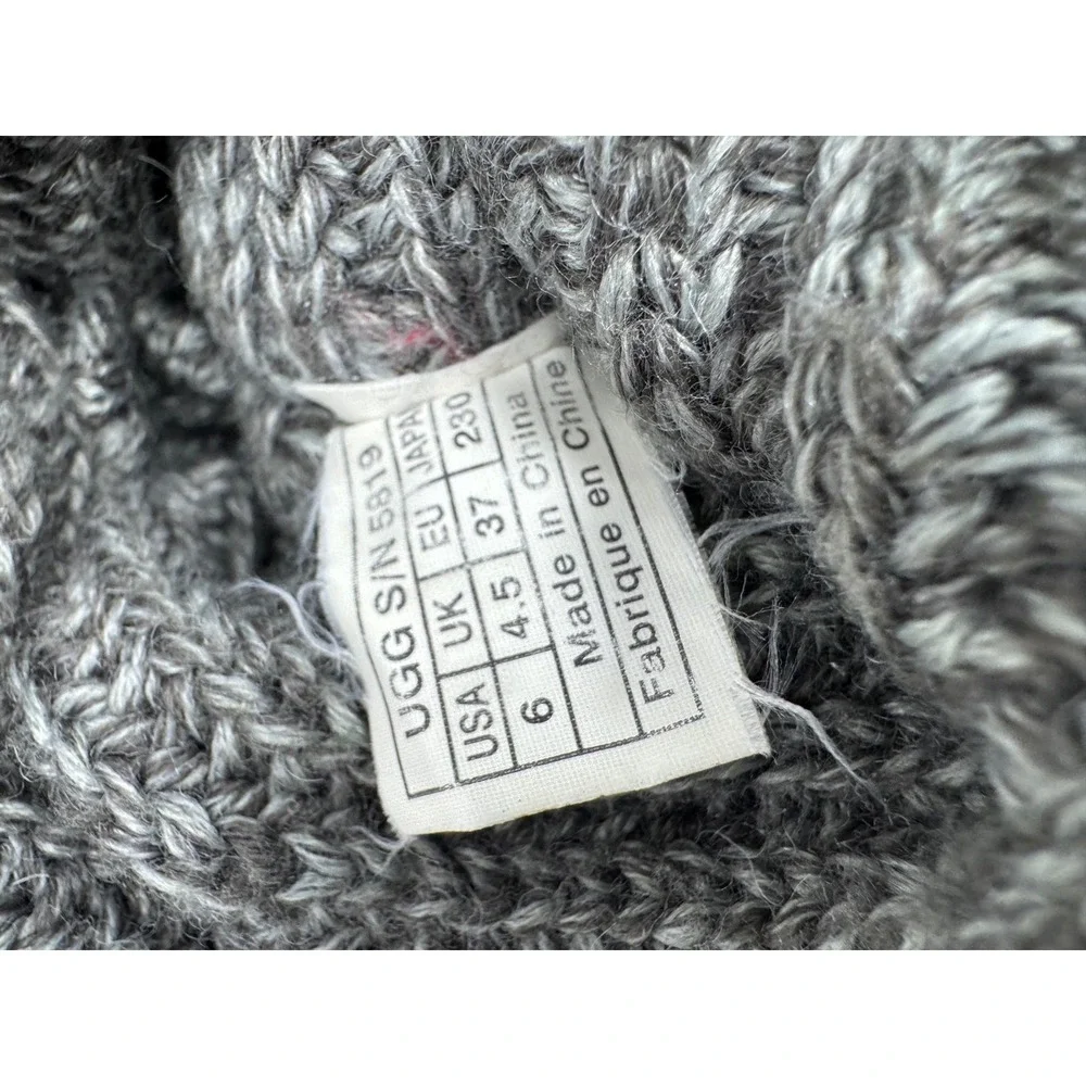 🤑UGG Australia 🩶🩷Y2k pop star ⭐️ Classic Cardy Grey Knit Button Boots  Size 6